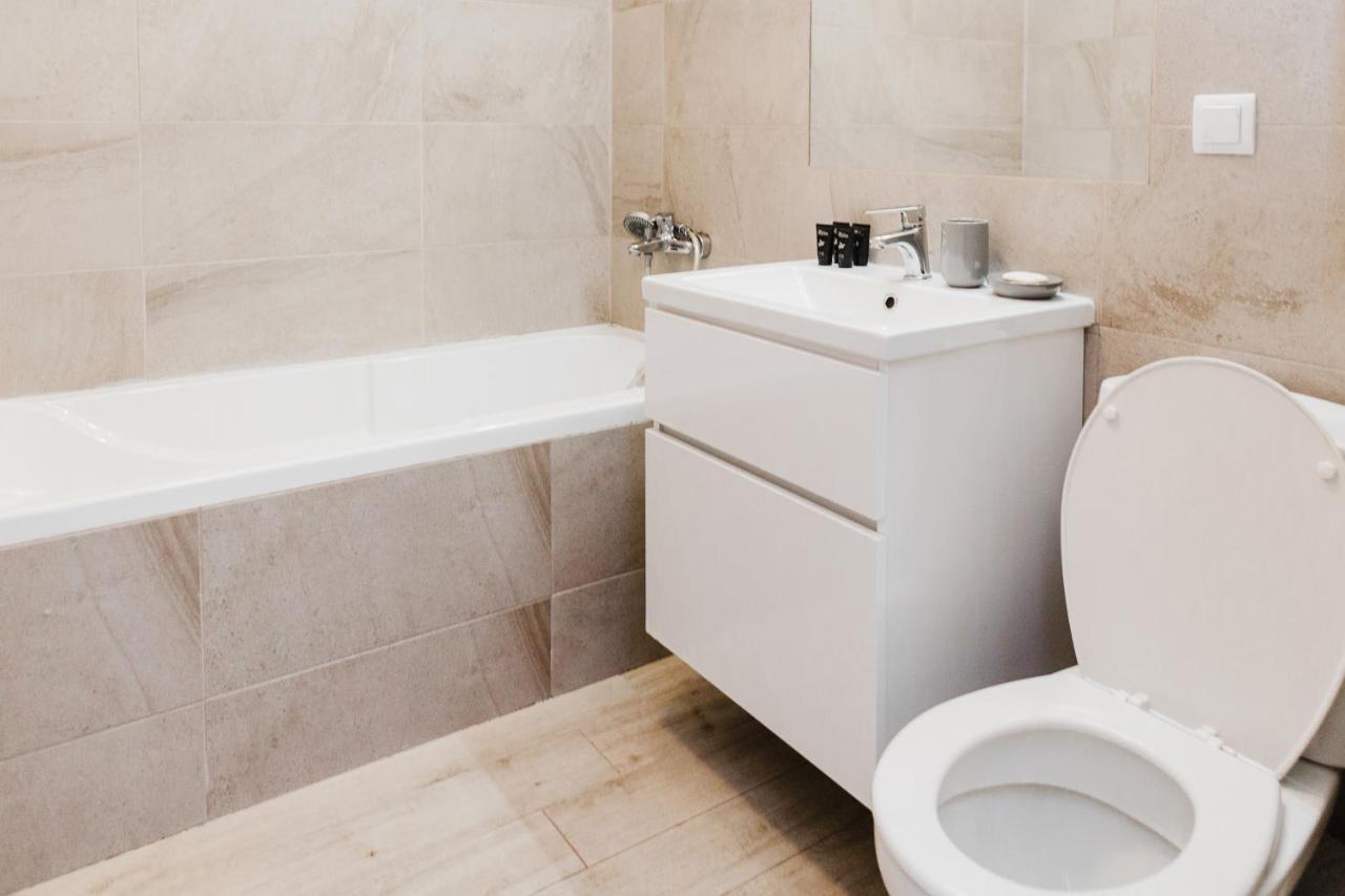 City View Apartment With Free Parking Cluj-Napoca Ngoại thất bức ảnh