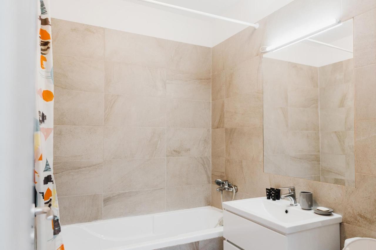 City View Apartment With Free Parking Cluj-Napoca Ngoại thất bức ảnh
